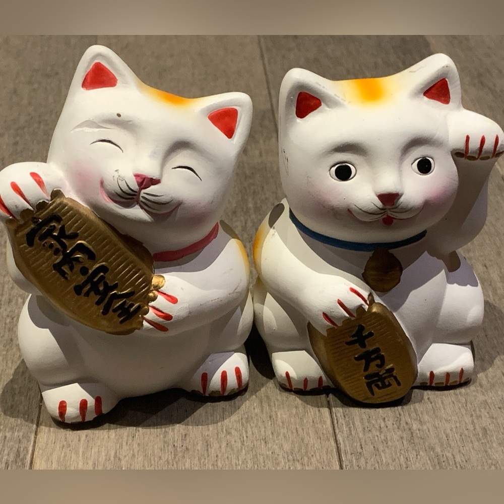 Set of 2 Ceramic Maneki Neko Japanese Lucky Cats | Feng Shui Wealth & Family